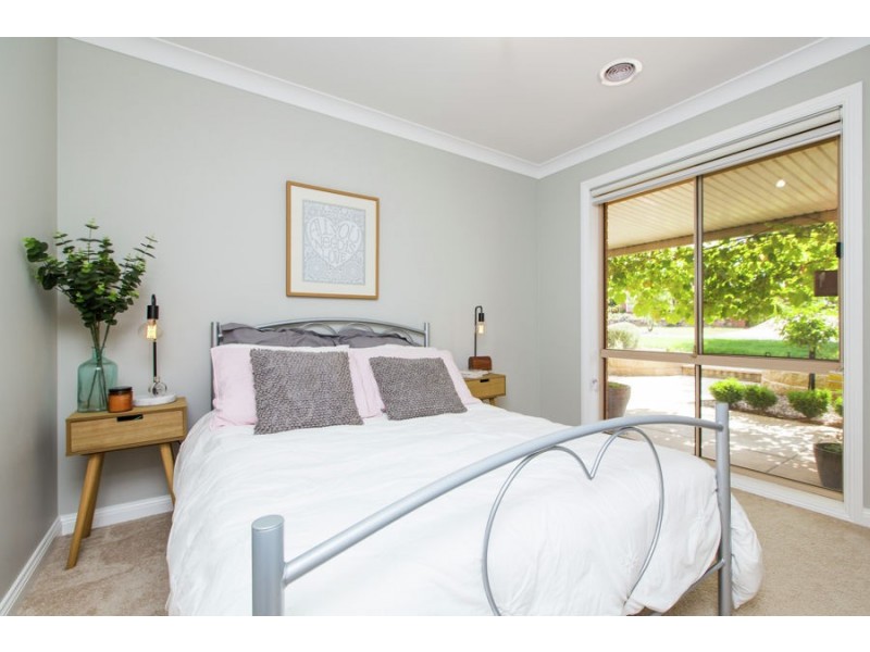 18 Canola Place, Estella NSW 2650