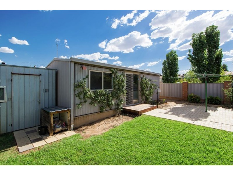 18 Canola Place, Estella NSW 2650