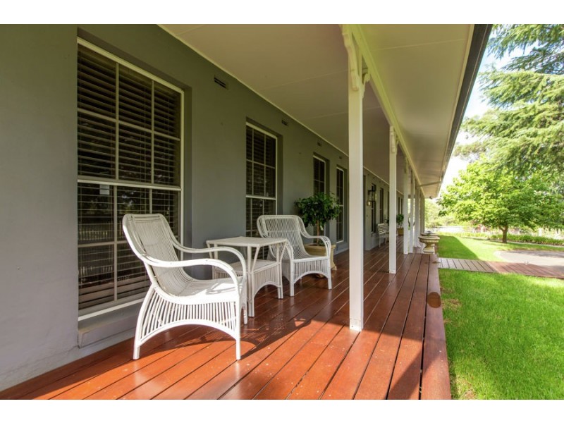 14 Silverwood Road, Lake Albert NSW 2650