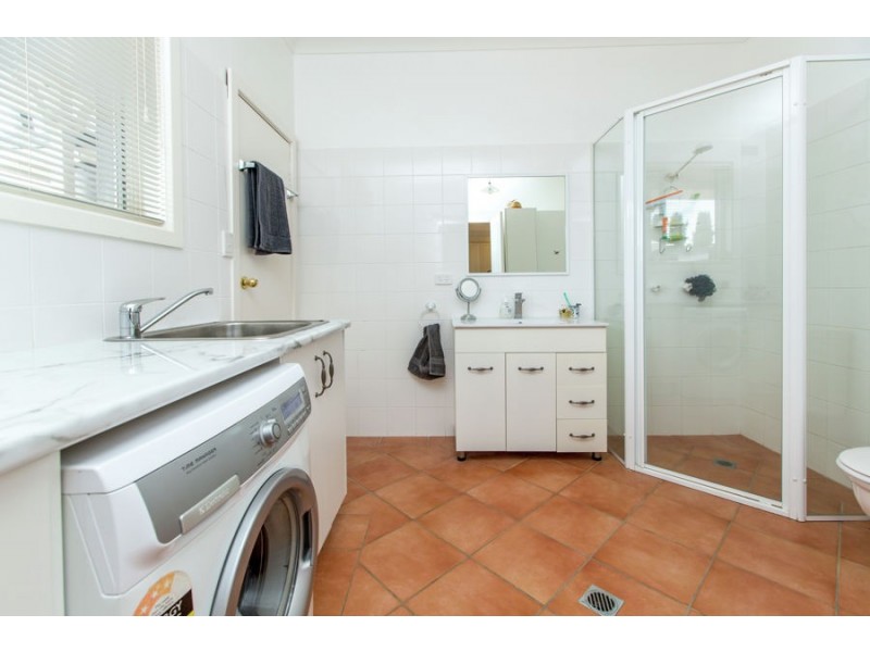 14 Silverwood Road, Lake Albert NSW 2650