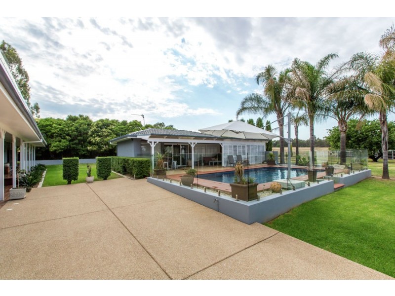 14 Silverwood Road, Lake Albert NSW 2650