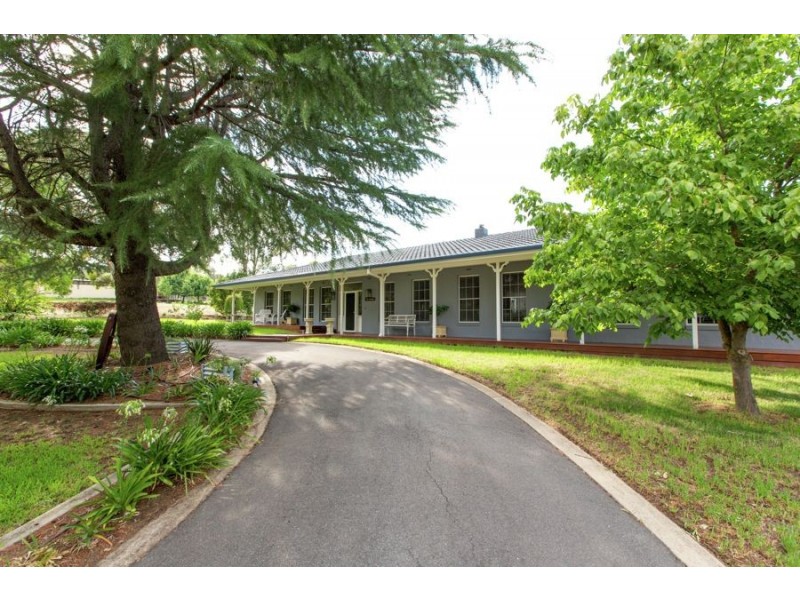 14 Silverwood Road, Lake Albert NSW 2650