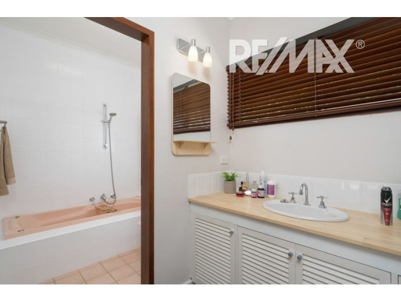 23 Dalkeith Avenue, Lake Albert NSW 2650