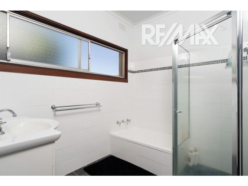 23 Dalkeith Avenue, Lake Albert NSW 2650