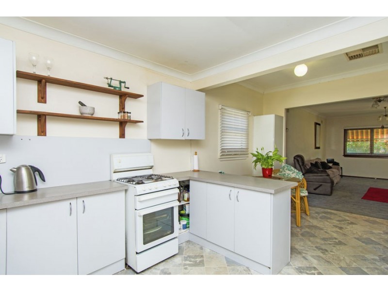 105 Grove Street, Kooringal NSW 2650