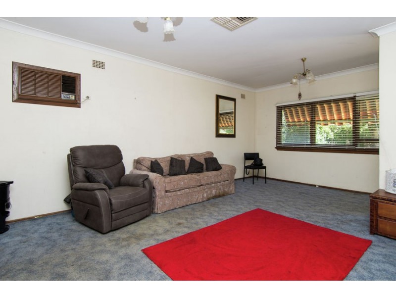 105 Grove Street, Kooringal NSW 2650