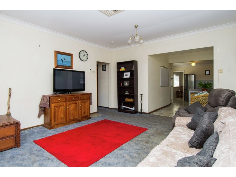 105 Grove Street, Kooringal NSW 2650