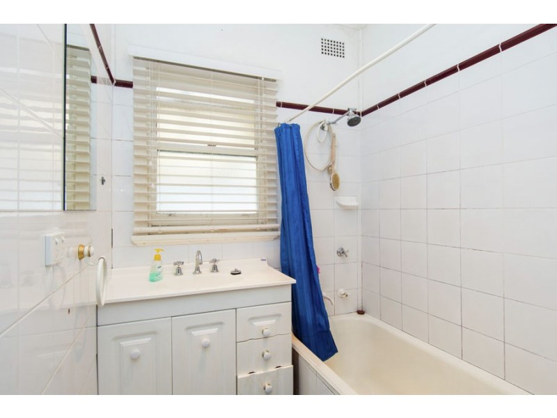 105 Grove Street, Kooringal NSW 2650