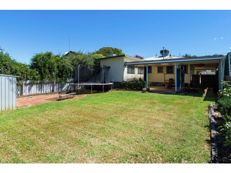 105 Grove Street, Kooringal NSW 2650