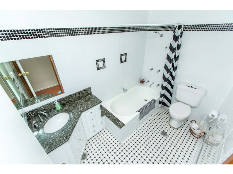 5 Cox Avenue, Forest Hill NSW 2651