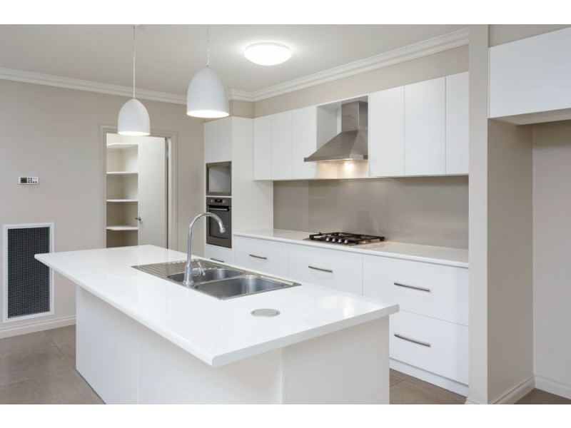 30 Flack Crescent, Boorooma NSW 2650