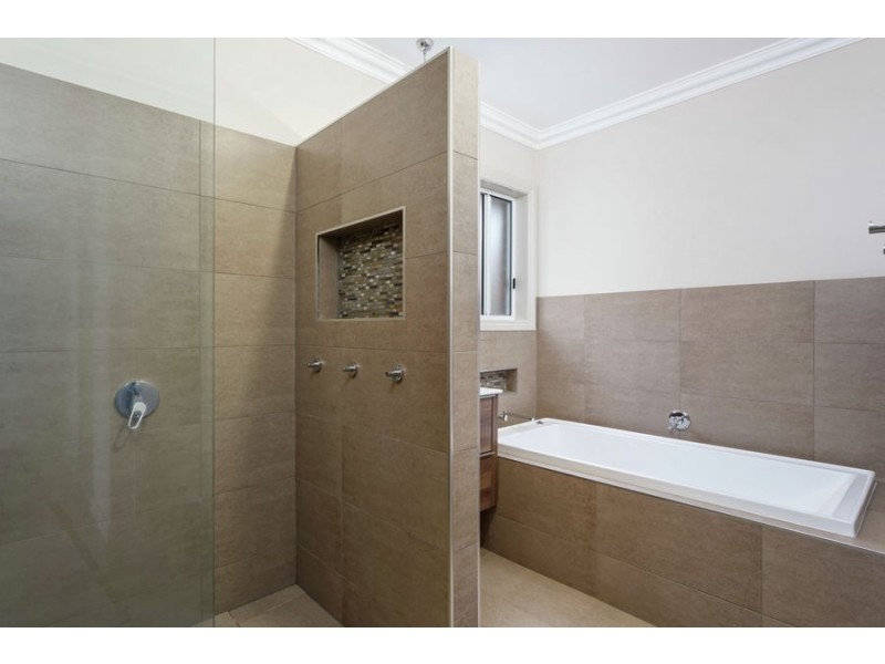 30 Flack Crescent, Boorooma NSW 2650
