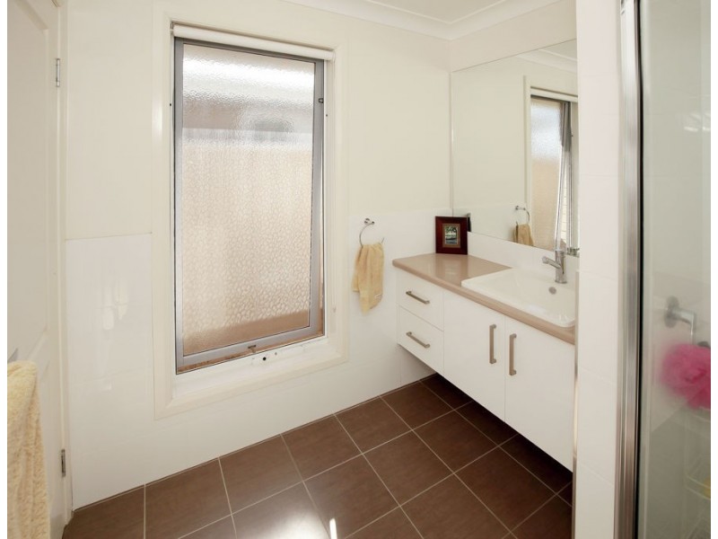 4 Durack Circuit, Boorooma NSW 2650