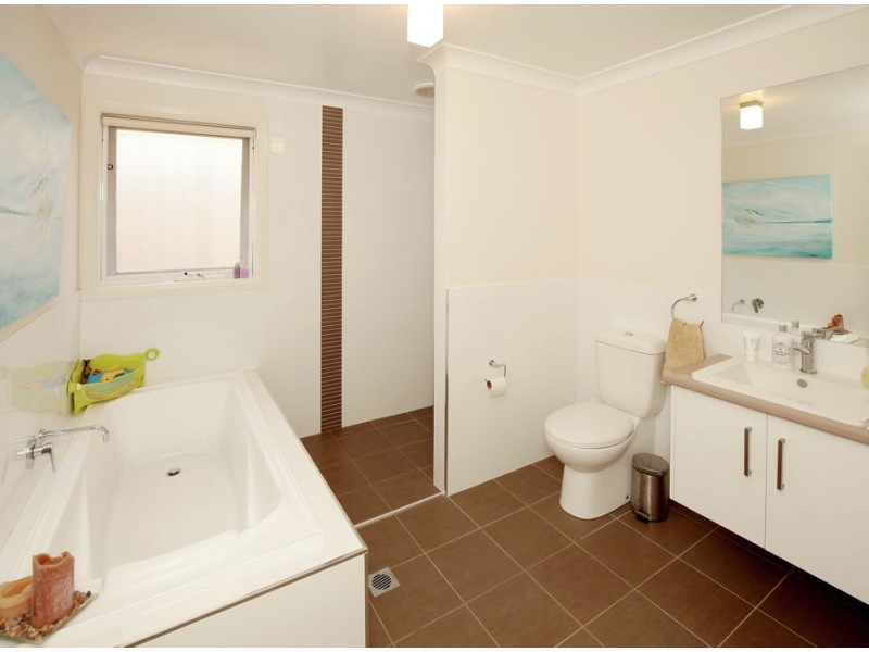 4 Durack Circuit, Boorooma NSW 2650