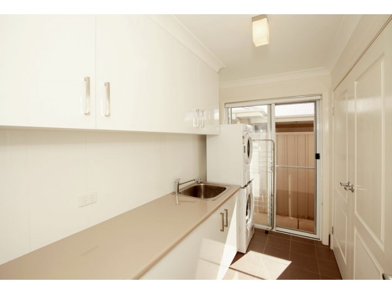 4 Durack Circuit, Boorooma NSW 2650