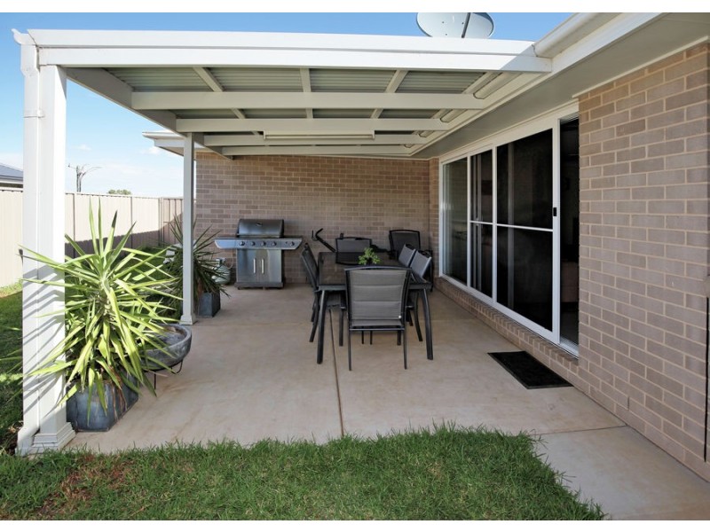 4 Durack Circuit, Boorooma NSW 2650
