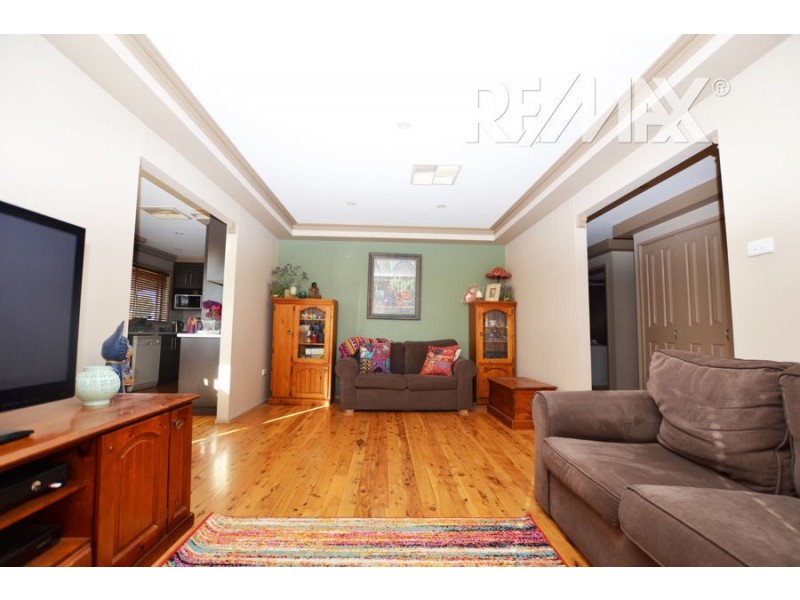 74 Stanley Street, Kooringal NSW 2650