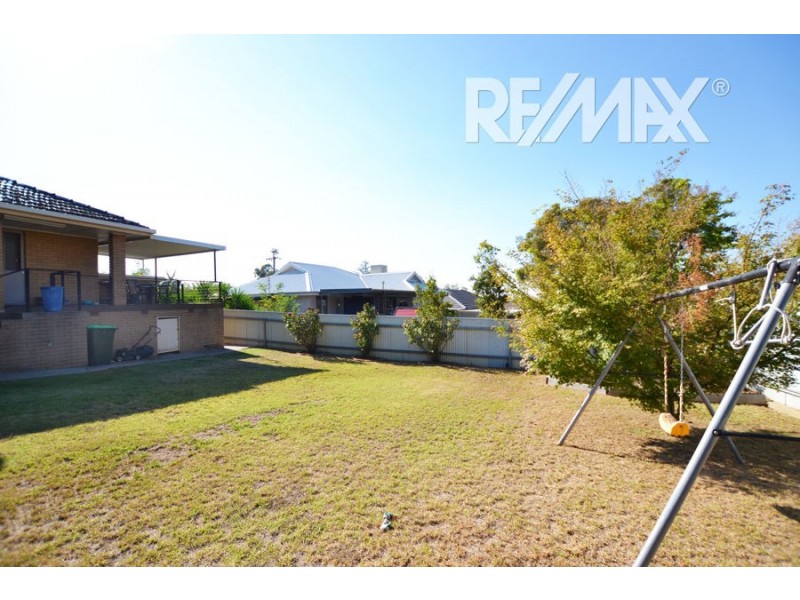 74 Stanley Street, Kooringal NSW 2650