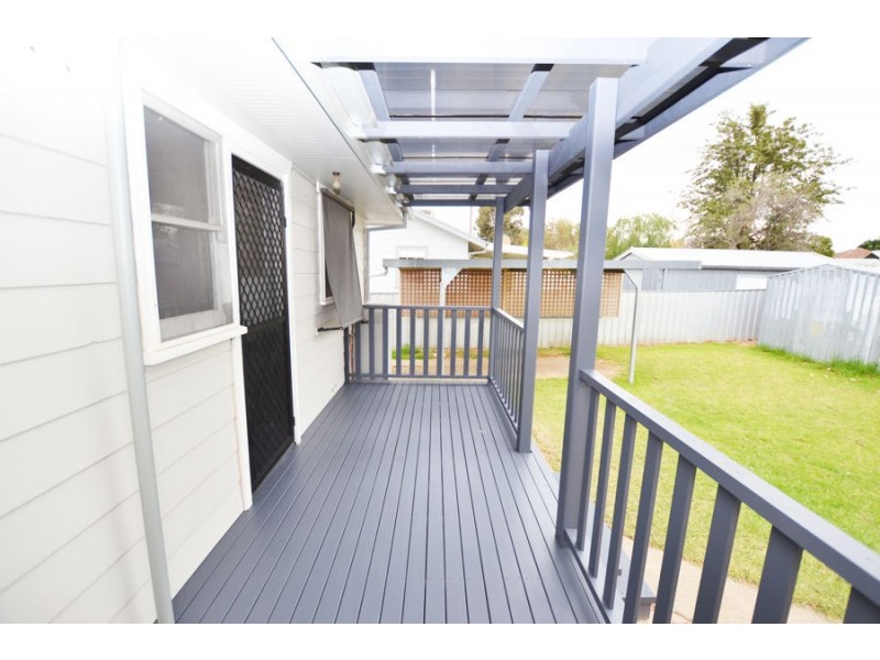 31 Ziegler Avenue, Kooringal NSW 2650