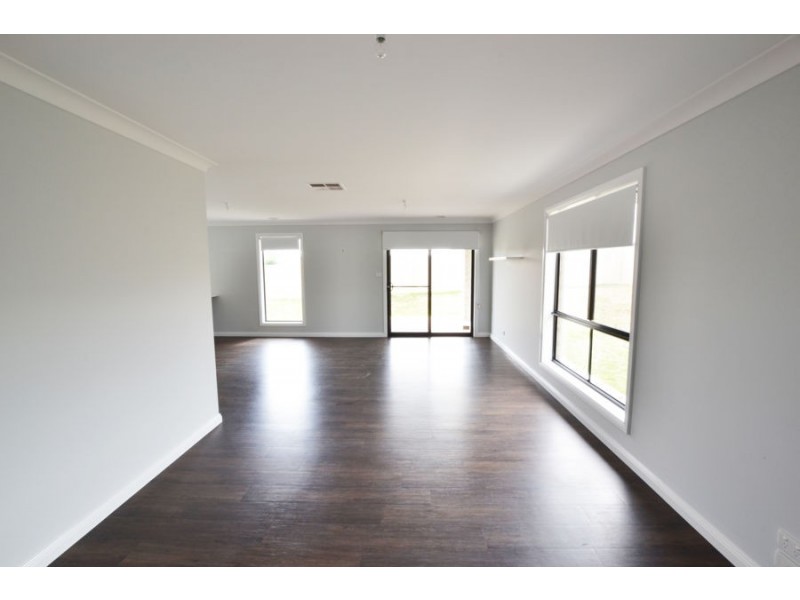 57 Barmedman Avenue, Gobbagombalin NSW 2650