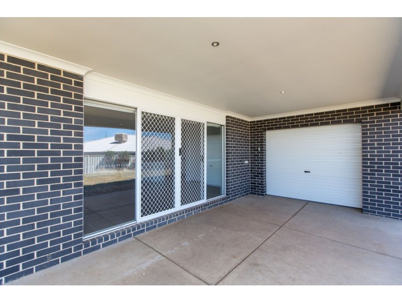 19 Yandee Place, Estella NSW 2650