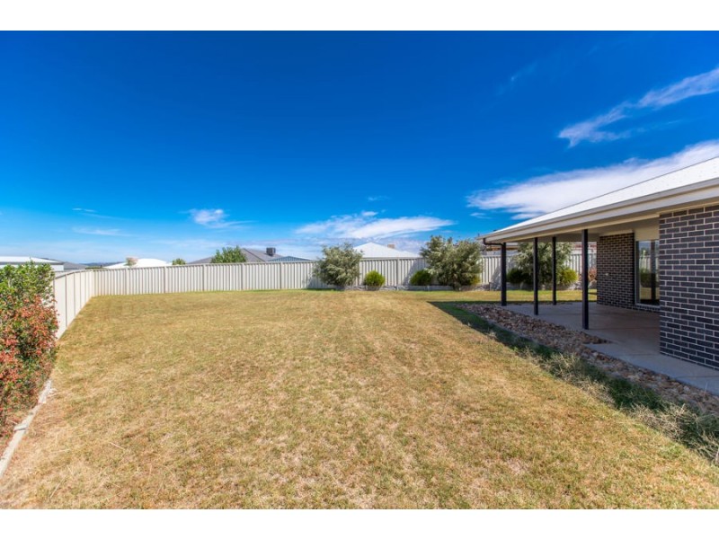 19 Yandee Place, Estella NSW 2650