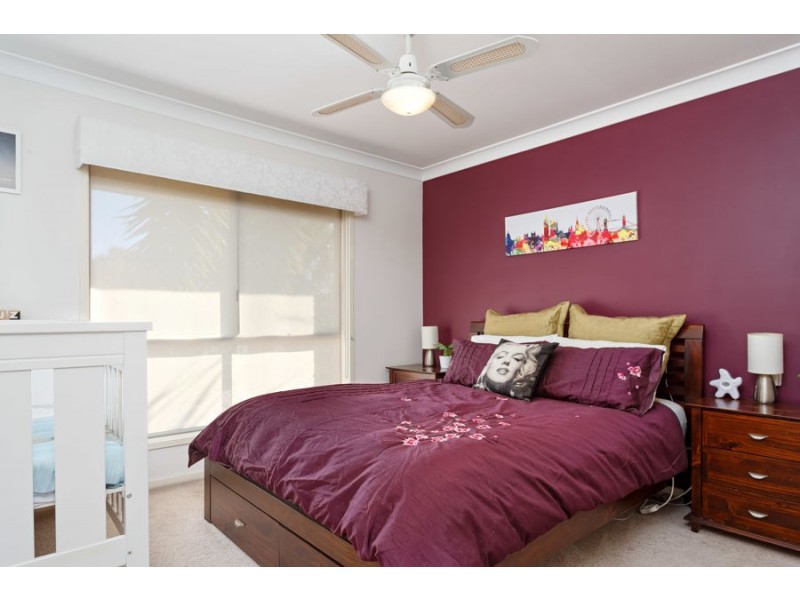 4 Langi Crescent, Glenfield Park NSW 2650