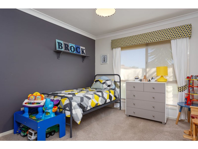 4 Langi Crescent, Glenfield Park NSW 2650