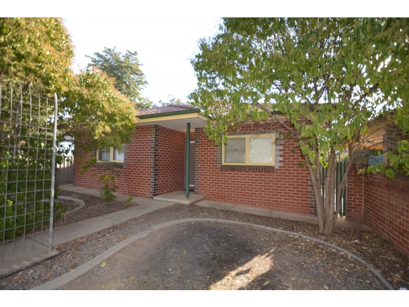 2A Sullivan Avenue, Wagga Wagga NSW 2650