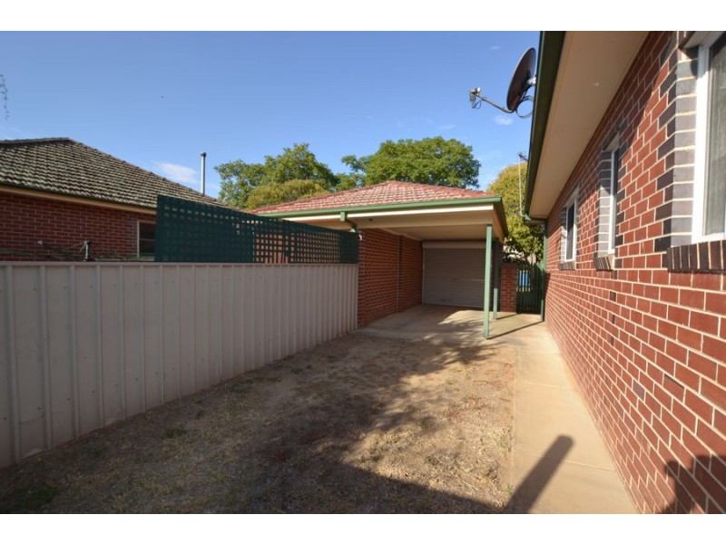 2A Sullivan Avenue, Wagga Wagga NSW 2650