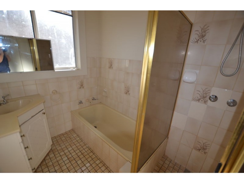2 Sullivan Avenue, Wagga Wagga NSW 2650