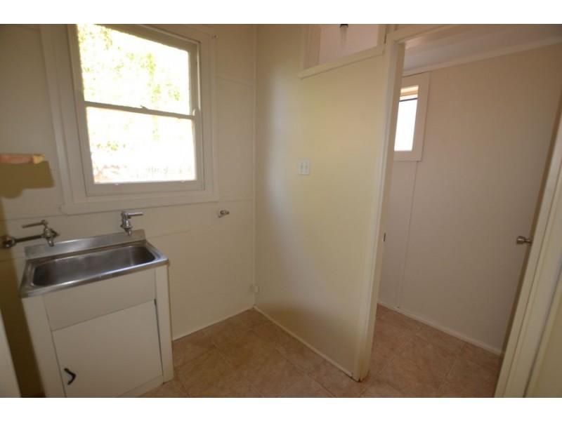 2 Sullivan Avenue, Wagga Wagga NSW 2650