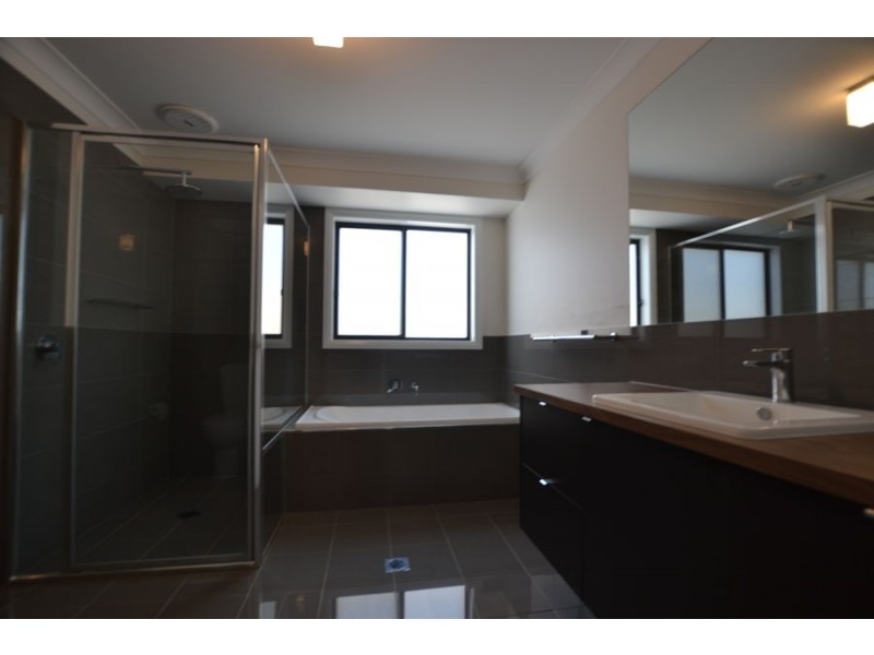 14 St Pauls Place, Estella NSW 2650