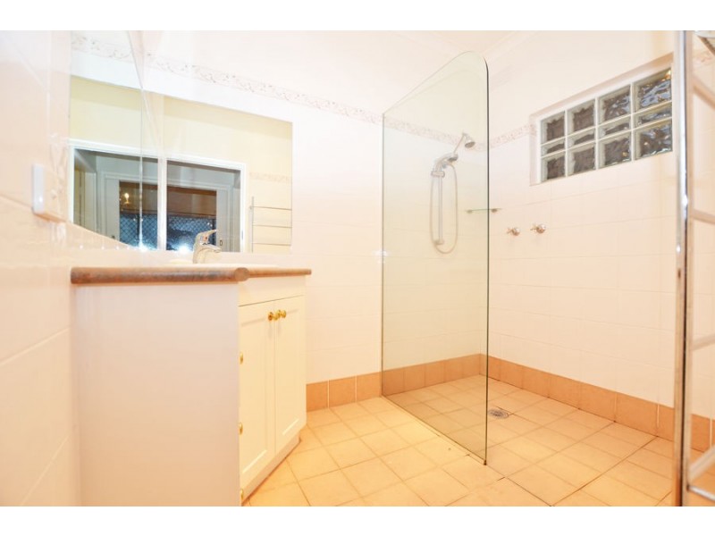 3 Warrawong Street, Kooringal NSW 2650