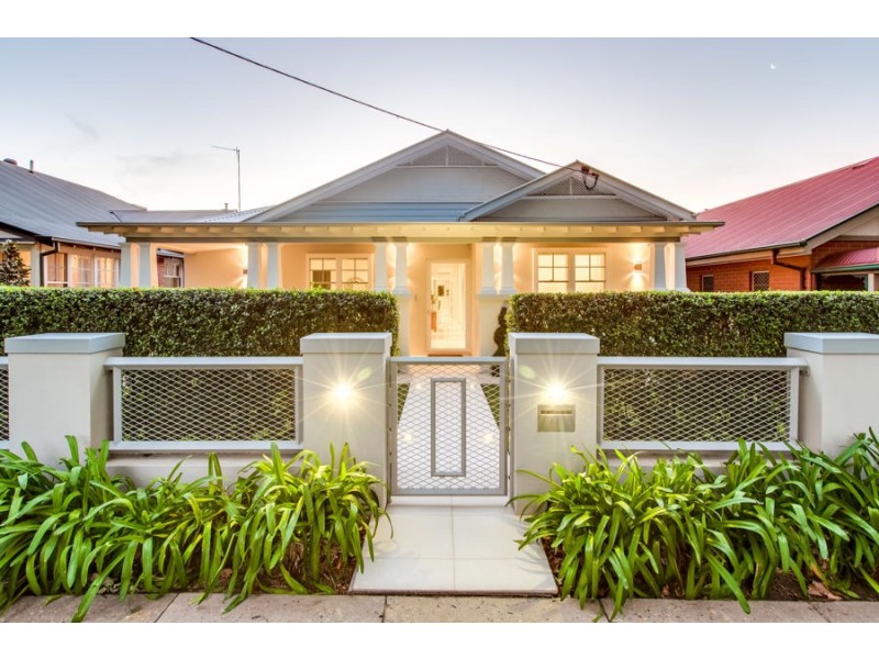 74 Thorne Street, Wagga Wagga NSW 2650