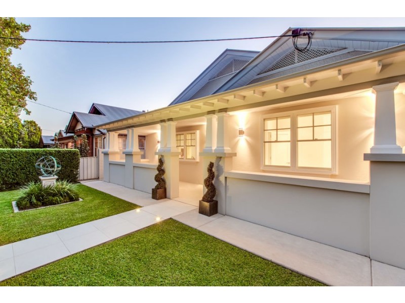 74 Thorne Street, Wagga Wagga NSW 2650