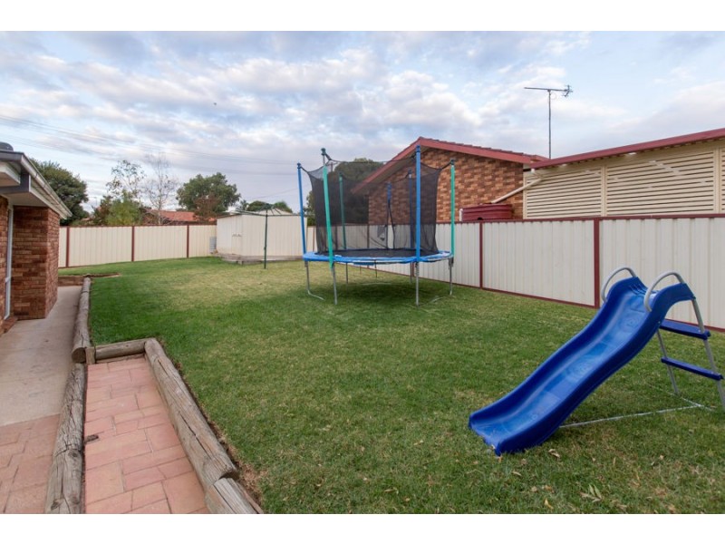 74 Maple Road, Lake Albert NSW 2650