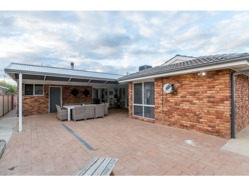 74 Maple Road, Lake Albert NSW 2650