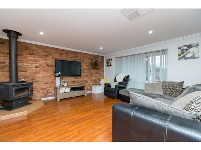 74 Maple Road, Lake Albert NSW 2650