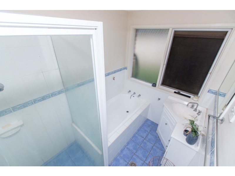 74 Maple Road, Lake Albert NSW 2650