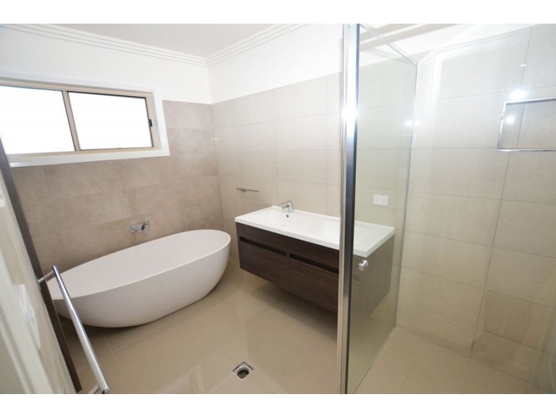 2/1 Buller Place, Tatton NSW 2650