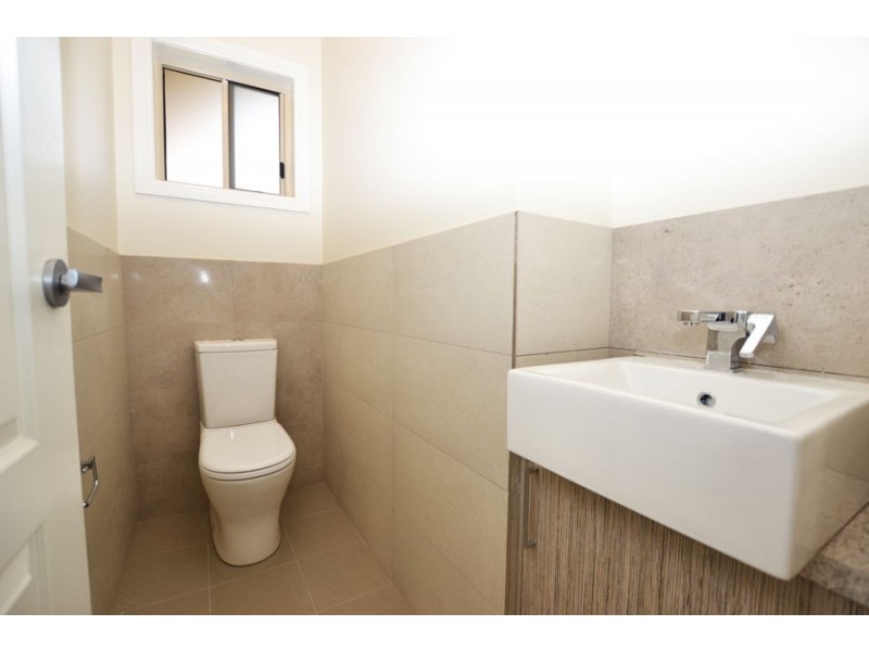 2/1 Buller Place, Tatton NSW 2650