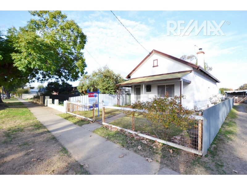 56 Crampton Street, Wagga Wagga NSW 2650