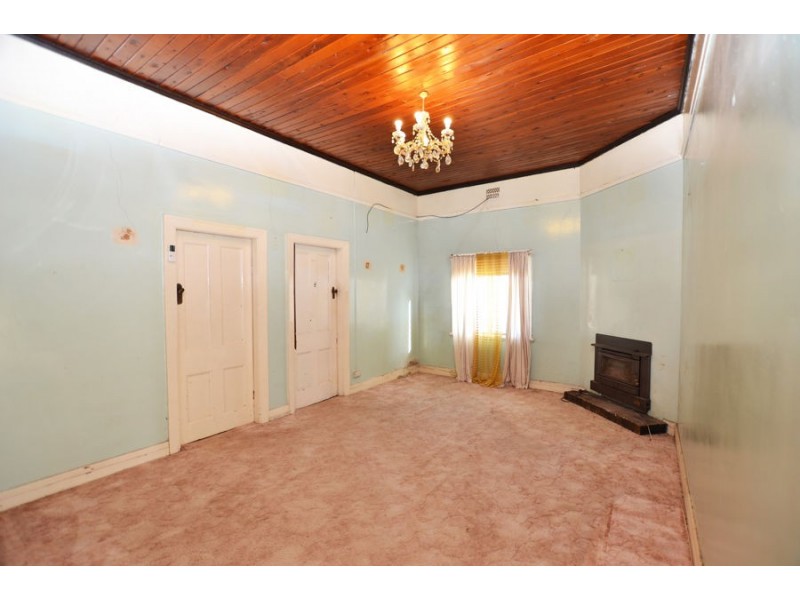 56 Crampton Street, Wagga Wagga NSW 2650