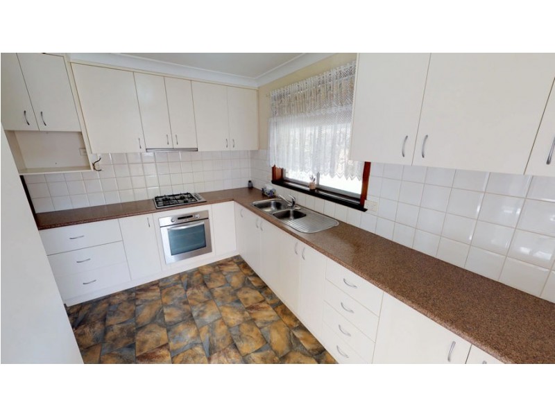 44 Fairbairn Crescent, Kooringal NSW 2650