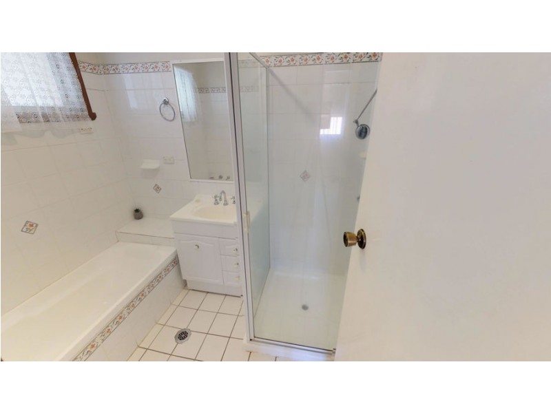 44 Fairbairn Crescent, Kooringal NSW 2650