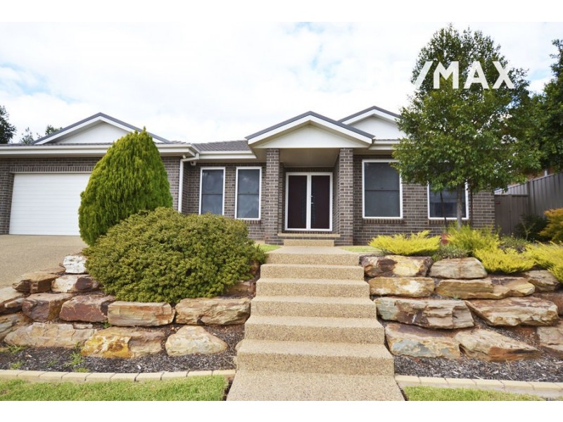 17 Osterley Street, Bourkelands NSW 2650