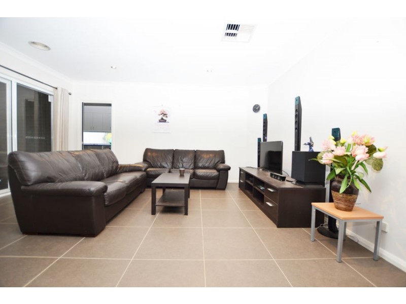 17 Osterley Street, Bourkelands NSW 2650