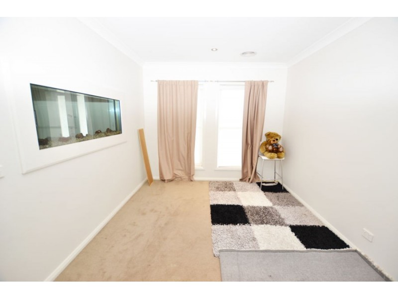 17 Osterley Street, Bourkelands NSW 2650