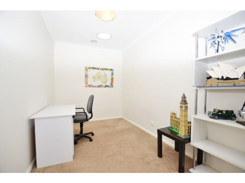 17 Osterley Street, Bourkelands NSW 2650